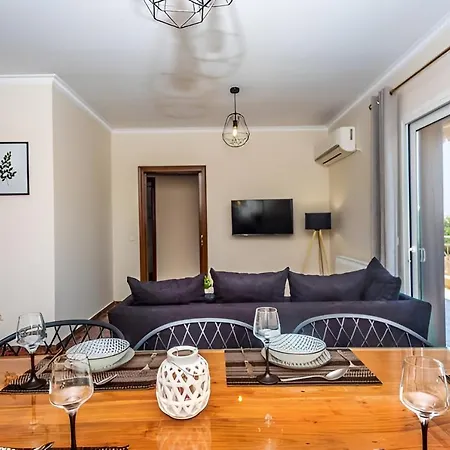 Aristotelis Lakithra-lydia * Lakíthra